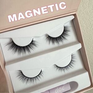 Doe Bby Neo Sweetheart Pack Magnetic Eyelashes Makeup Valentine's Day Gift Set